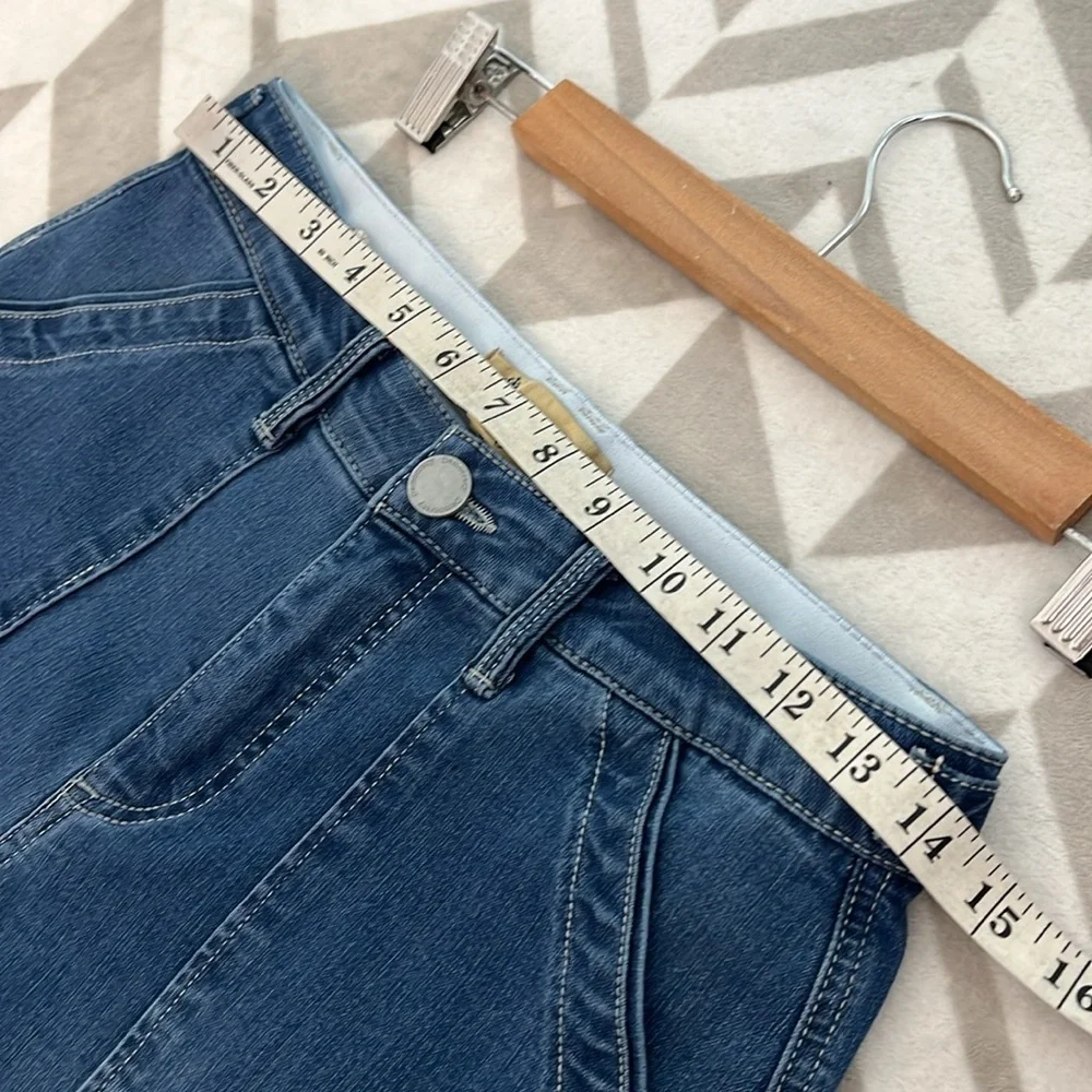 Democracy Ab Technology Jeans Straight leg size 6 High‎ Rise Raw hemline
